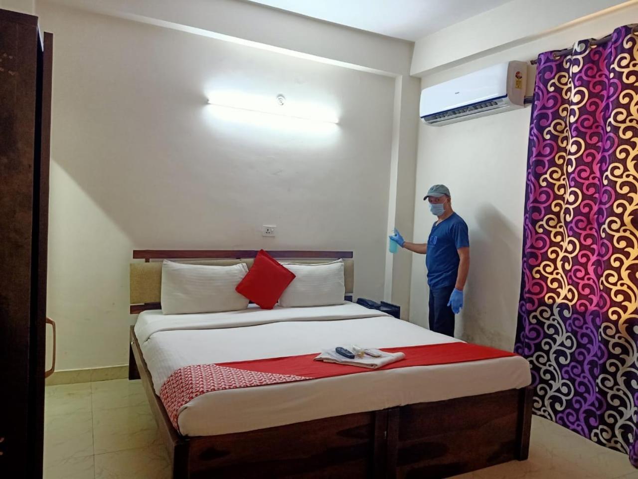 נוידה Oyo Triage Home Stay מראה חיצוני תמונה