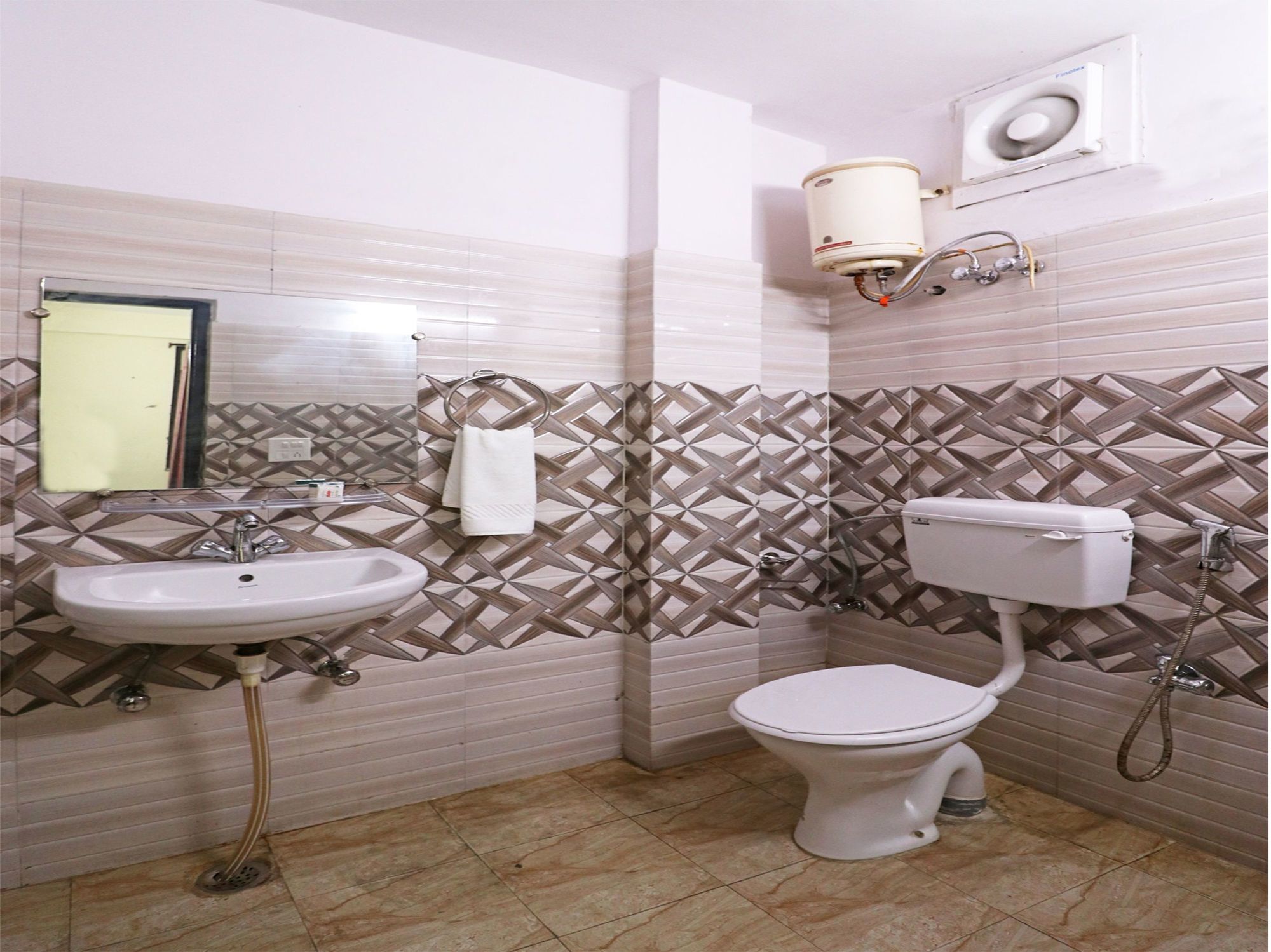 נוידה Oyo Triage Home Stay מראה חיצוני תמונה