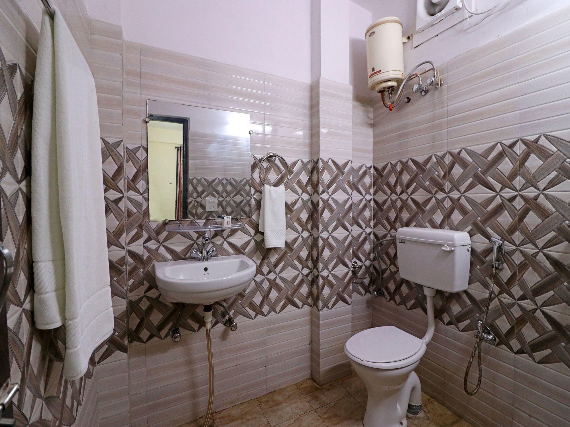 נוידה Oyo Triage Home Stay מראה חיצוני תמונה